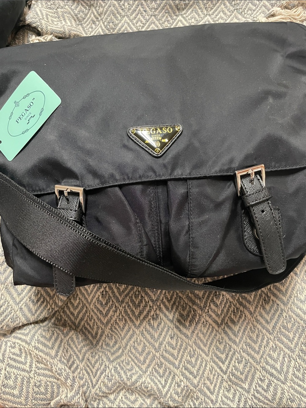 Pegaso Black Men's Messenger Bag